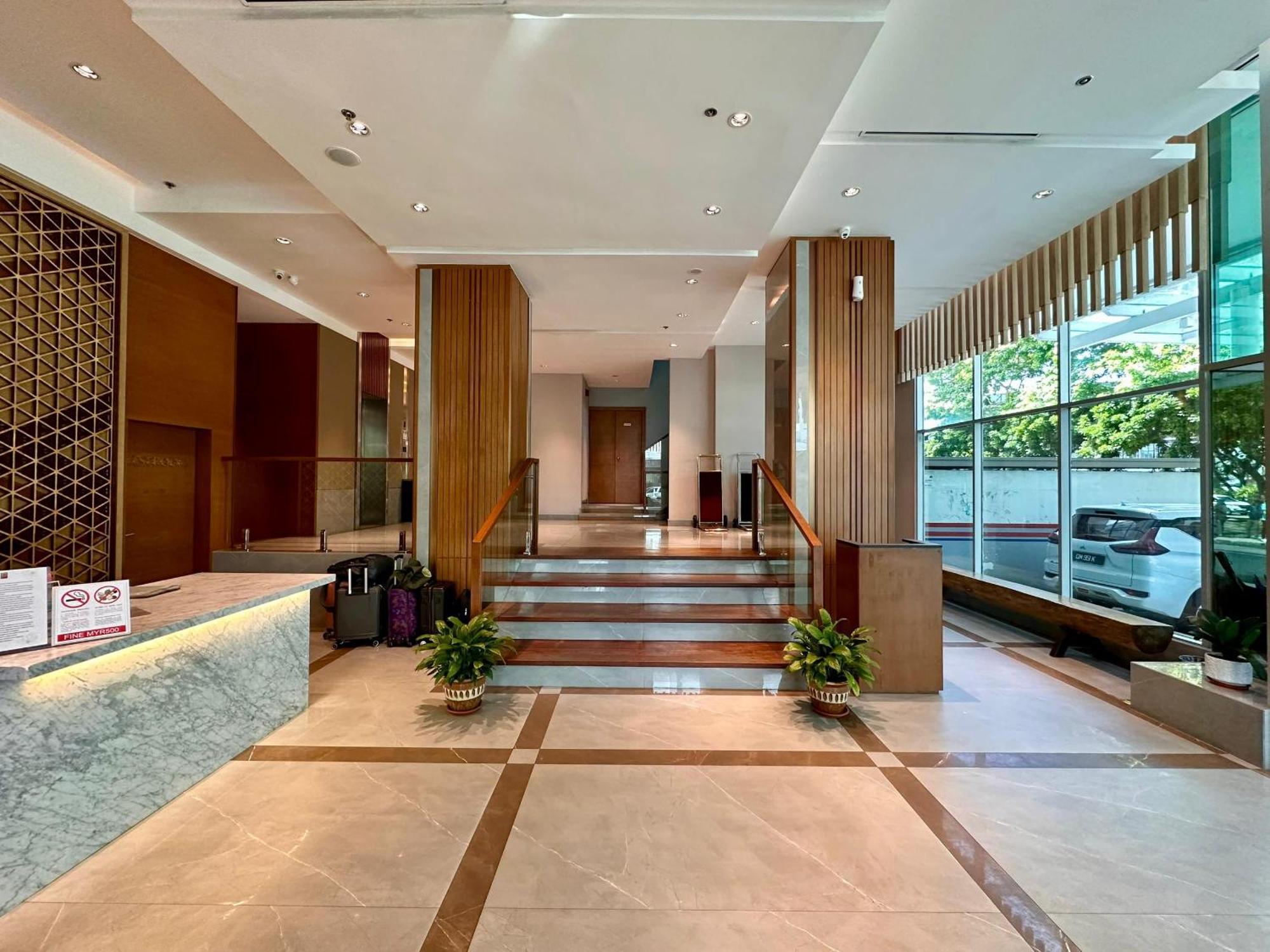 King Park Hotel โกตาคินาบาลู ภายนอก รูปภาพ