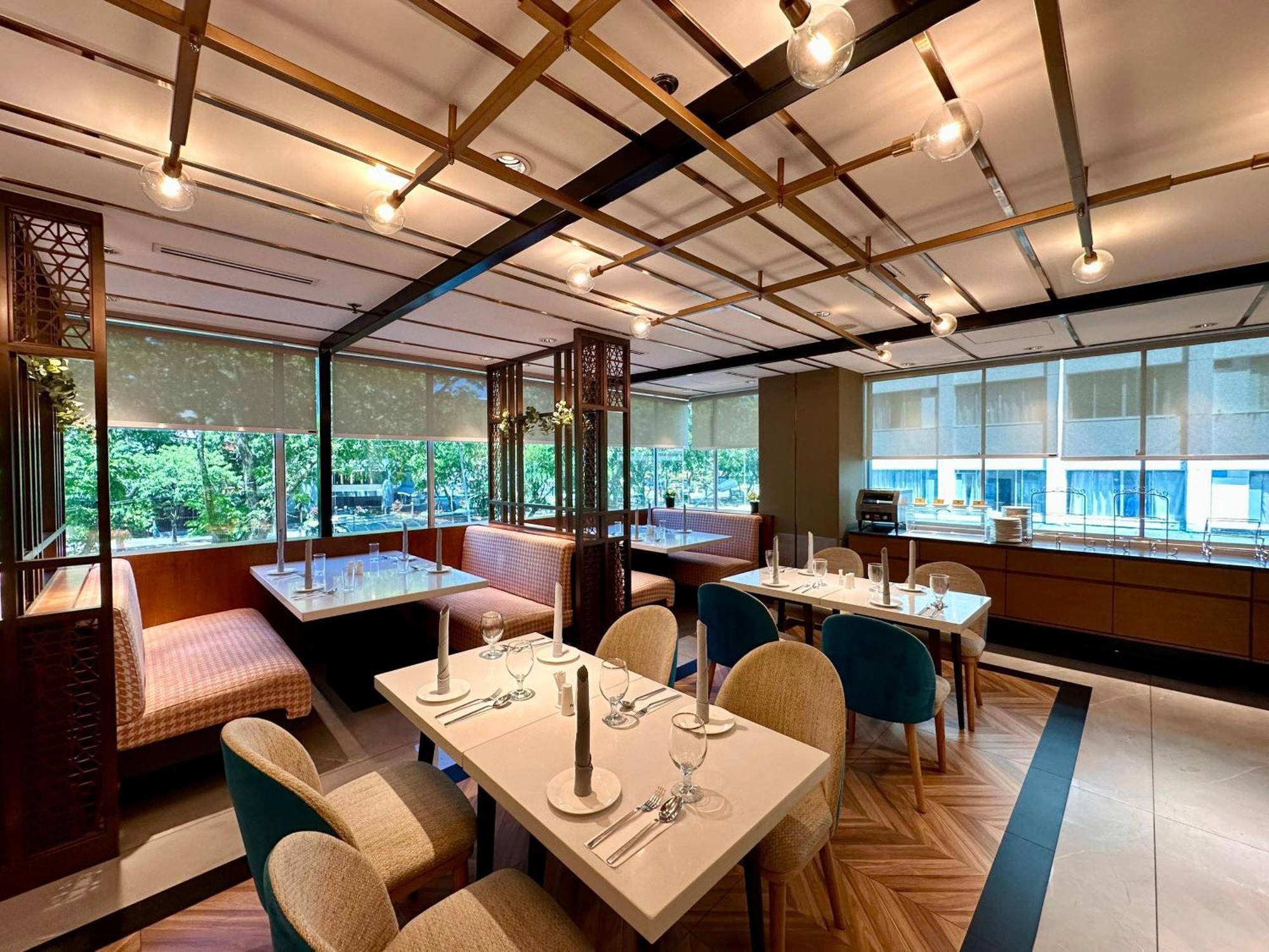 King Park Hotel โกตาคินาบาลู ภายนอก รูปภาพ