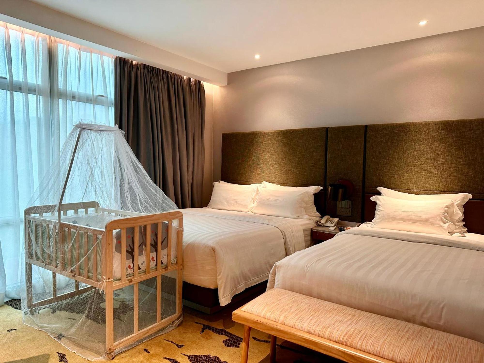 King Park Hotel โกตาคินาบาลู ภายนอก รูปภาพ