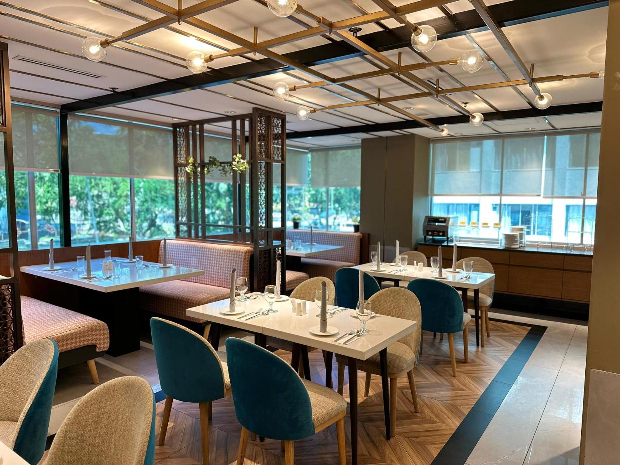 King Park Hotel โกตาคินาบาลู ภายนอก รูปภาพ