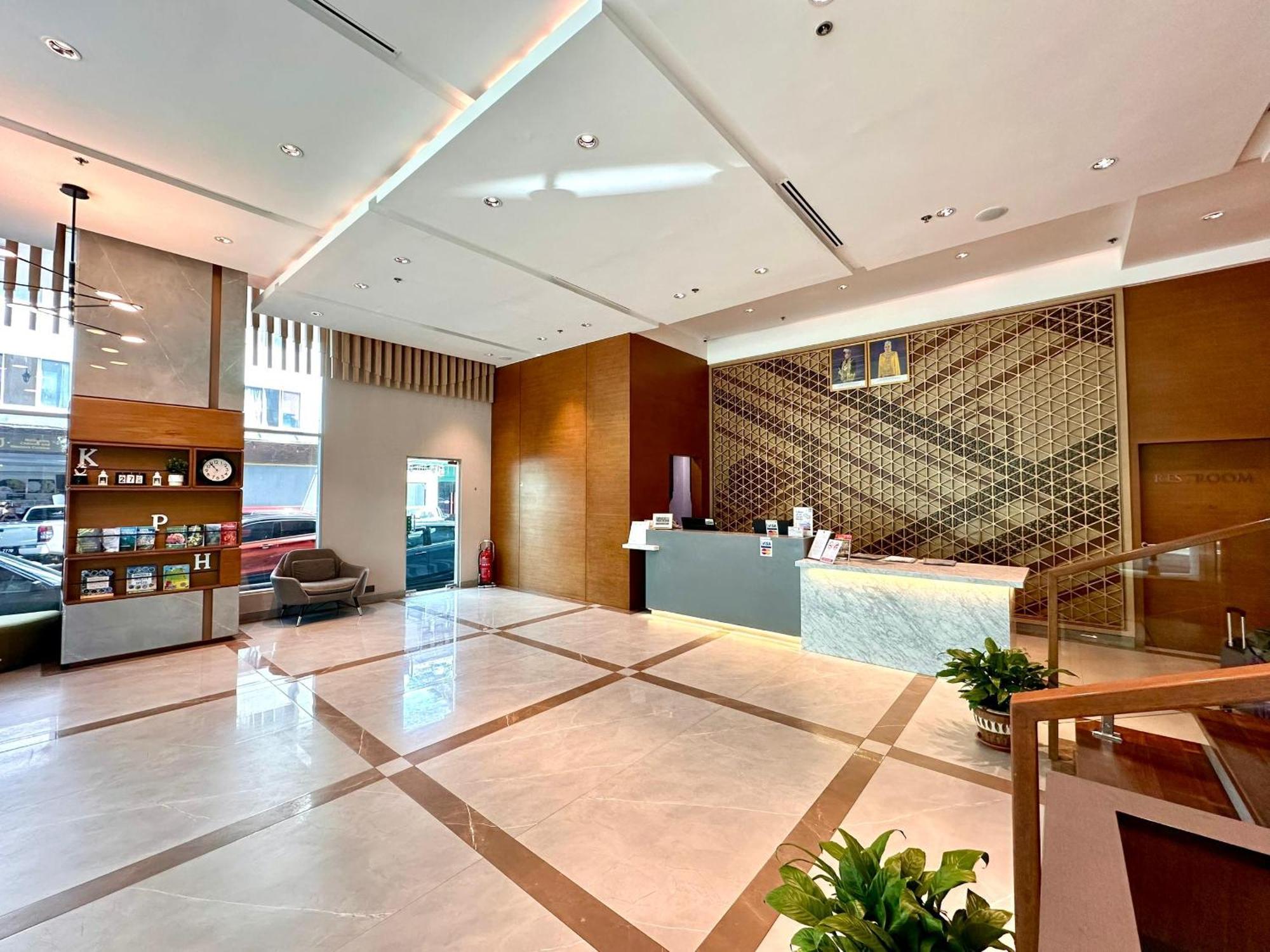 King Park Hotel โกตาคินาบาลู ภายนอก รูปภาพ