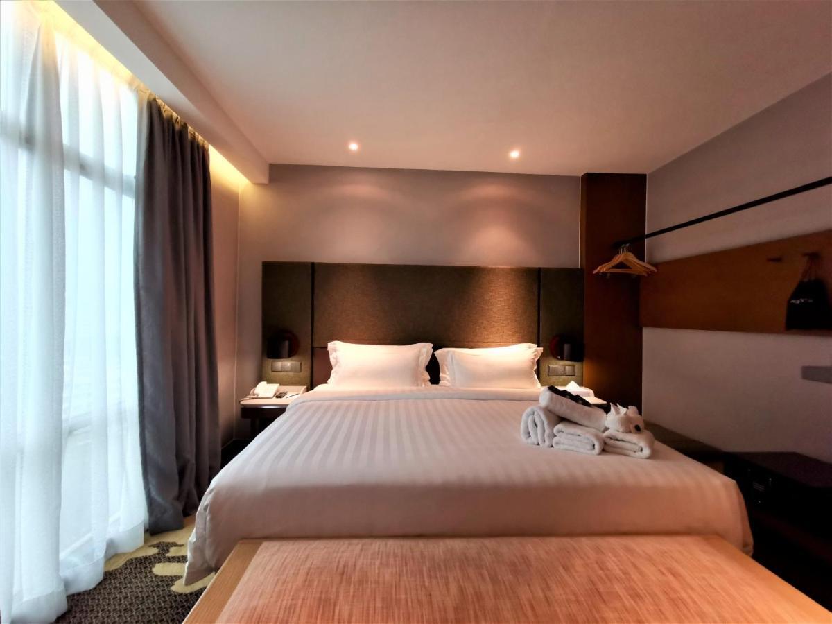 King Park Hotel โกตาคินาบาลู ภายนอก รูปภาพ